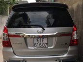 Cần bán lại xe Toyota Innova 2006, màu bạc số sàn