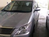 Bán Toyota Innova 2013, màu bạc xe gia đình