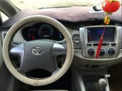 Cần bán lại xe Toyota Innova 2006, màu bạc số sàn