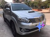 Bán ô tô Toyota Fortuner 2.5G 2016, màu bạc xe gia đình 