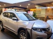 Bán xe Nissan X-Trail 2.5 đời 2018, màu bạc