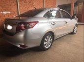 Cần bán Toyota Vios 2017, màu bạc, xe gia đình