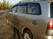 Bán xe Toyota Innova đời 2011, màu vàng