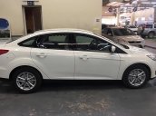 Bán gấp Ford Focus năm sản xuất 2018, màu trắng như mới