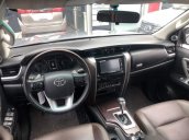 Cần bán Toyota Fortuner 2.7V năm sản xuất 2017, màu bạc, nhập khẩu nguyên chiếc 