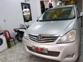 Cần bán lại xe Toyota Innova V năm 2011, màu bạc chính chủ