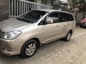 Cần bán lại xe Toyota Innova 2.0J đời 2011, màu vàng chính chủ