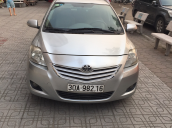 Bán Toyota Vios sản xuất 2010 màu bạc, giá tốt