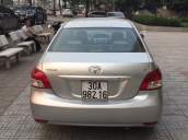 Bán Toyota Vios sản xuất 2010 màu bạc, giá tốt