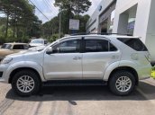 Bán Toyota Fortuner đời 2013, màu bạc xe gia đình