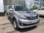 Bán Toyota Fortuner đời 2013, màu bạc xe gia đình