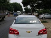 Cần bán Chevrolet Cruze đời 2017, màu trắng số sàn giá cạnh tranh