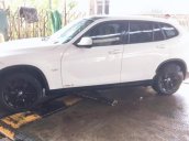 Cần bán xe BMW X1 2010, màu trắng xe gia đình