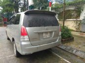 Cần bán Toyota Innova năm 2010, màu bạc 