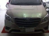 Bán ô tô Toyota Innova đời 2015, màu bạc xe gia đình