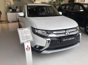 Cần bán xe Mitsubishi Outlander 2.0 CVT đời 2019, màu trắng, 808 triệu