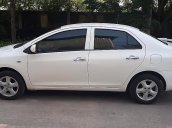 Cần bán lại xe Toyota Vios 2010, màu trắng