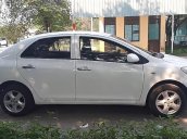 Cần bán lại xe Toyota Vios 2010, màu trắng