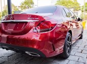 Cần bán xe Mercedes C300 năm 2019, màu đỏ