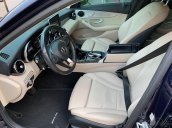 Bán xe Mercedes C200 xanh, nội thất kem, model 2017, cũ chính hãng