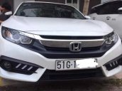 Bán ô tô Honda Civic 1.8 2018, màu trắng, xe đi đúng 8000km