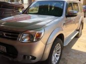 Bán xe Ford Everest 2014, màu bạc còn mới