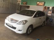 Cần bán xe Toyota Innova đời 2010, màu trắng, số tay, máy xăng