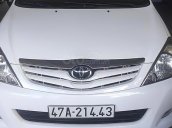 Cần bán xe Toyota Innova đời 2010, màu trắng, số tay, máy xăng