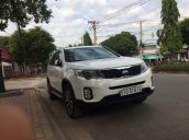 Cần bán gấp Kia Sorento đời 2017, màu trắng xe gia đình