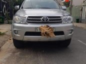 Bán xe Toyota Fortuner G 2011, màu bạc, số sàn, giá chỉ 647 triệu