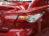 Bán Toyota Camry 2.5Q 2019 với nhiều chức năng mới