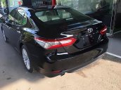 Bán Toyota Camry 2.5Q 2019 nhập khẩu nguyên chiếc Thái Lan, bản Sedan màu đen, nội thất màu kem