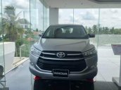 Cần bán Toyota Innova năm sản xuất 2019, màu xám, giá 726tr