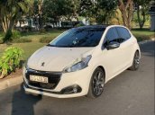 Cần bán xe Peugeot 208 đời 2015, màu trắng, xe nhập, 700 triệu