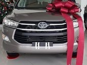 Bán xe Toyota Innova 2.0G 2019, màu xám, xe mới 100%