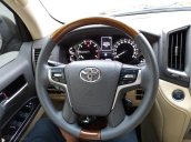 Toyota Land Cruiser VX V8 model 2017, màu đen, nhập khẩu còn mới tinh, 3 tỷ 620 triệu