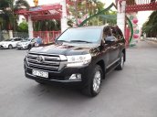 Toyota Land Cruiser VX V8 model 2017, màu đen, nhập khẩu còn mới tinh, 3 tỷ 620 triệu