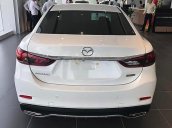 Cần bán Mazda 6 2.0 Premium sản xuất 2019, màu trắng, giá tốt