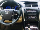 Cần bán xe Toyota Camry 2.0 AT sản xuất 2016, màu đen