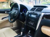 Cần bán xe Toyota Camry 2.0 AT sản xuất 2016, màu đen
