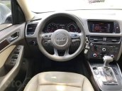Cần bán lại xe Audi Q5 2.0 đăng ký lần đầu 2014, màu trắng, nhập từ Nhật