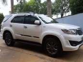 Bán Toyota Fortuner sản xuất năm 2015, màu trắng chính chủ, xe đẹp