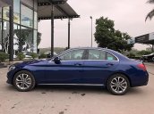 Cần bán Mercedes 200 đời 2017, màu xanh lam như mới