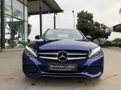 Cần bán Mercedes 200 đời 2017, màu xanh lam như mới