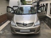 Gia đình cần bán Innova SR 2010, số sàn, màu vàng cát