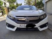 Cần bán gấp Honda Civic 1.8 E đời 2017, màu trắng, xe nhập, giá 740tr