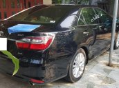 Bán nhanh Toyota Camry 2.0E, model 2018 màu đen