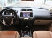 Cần bán xe Toyota Prado sản xuất năm 2016, màu đen số tự động