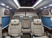 Ford Transit Limousine phiên bản VIP 10 chỗ, màu đen, sản xuất 2018. Xe đăng ký tháng 10/2018
