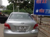 Cần bán Toyota Vios đời 2010, màu bạc